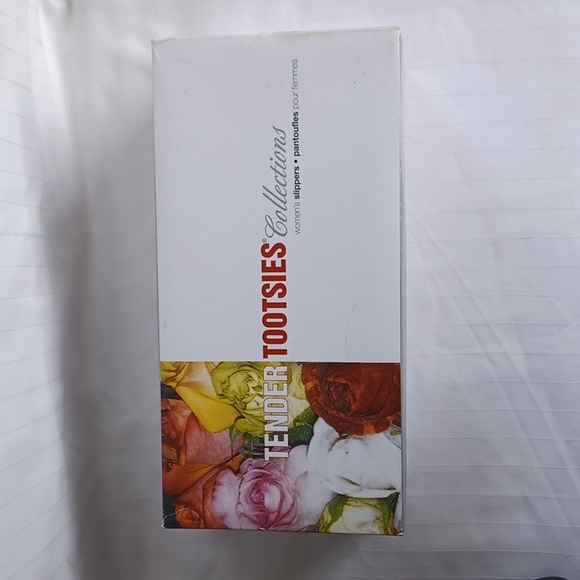 Tender Tootsies Black Velour Scuff Slipper NEW- Sz. 7 - Picture 9 of 10